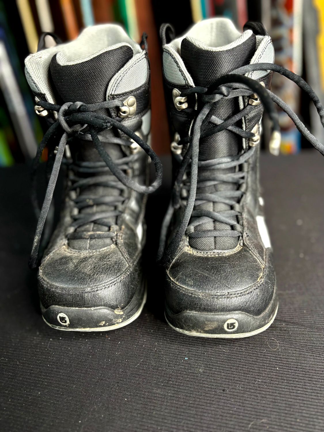 Youth 6 Burton Snowboard boots