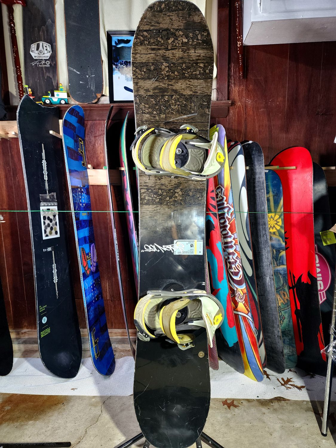 Burton Seven 155 CM Snowboard with Medium Burton Synchro bindings