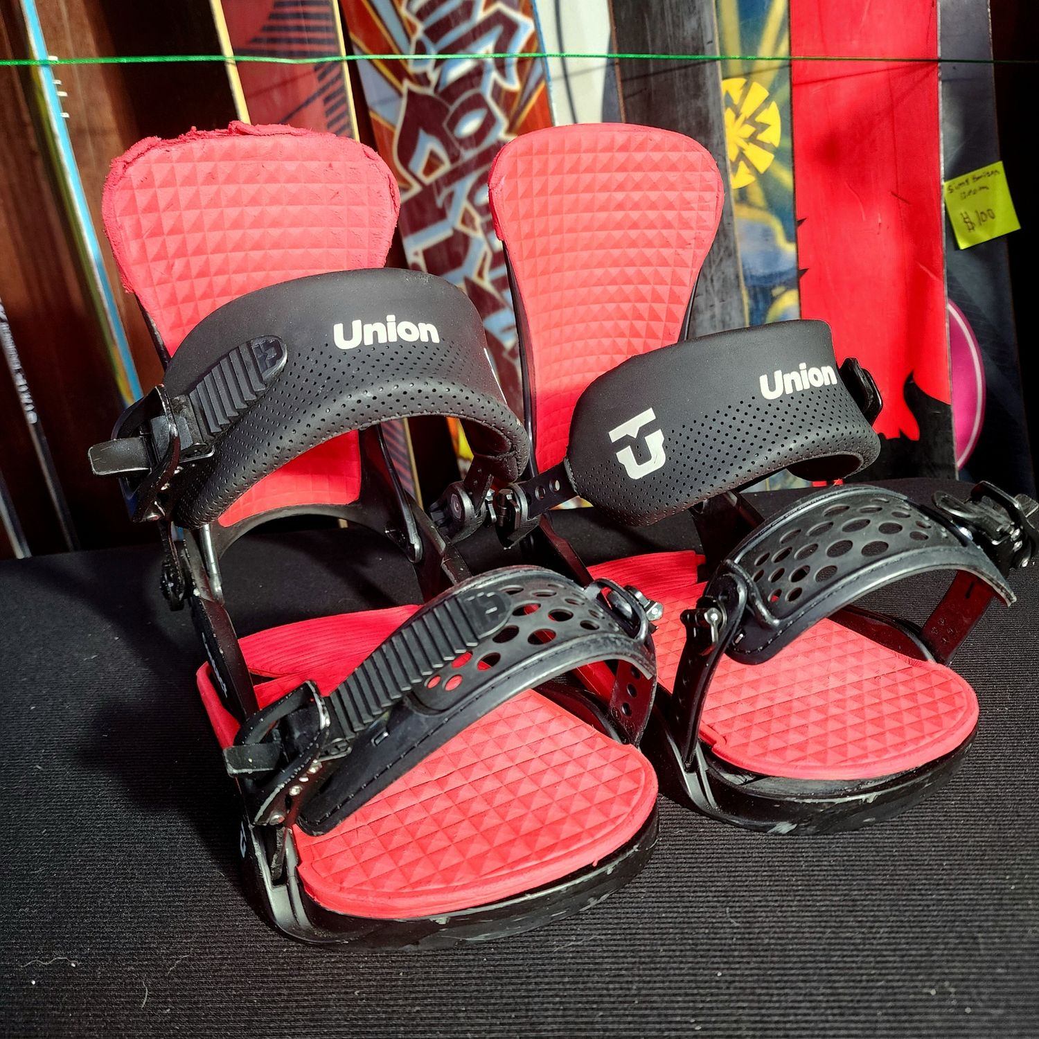 Medium Union Contact bindings