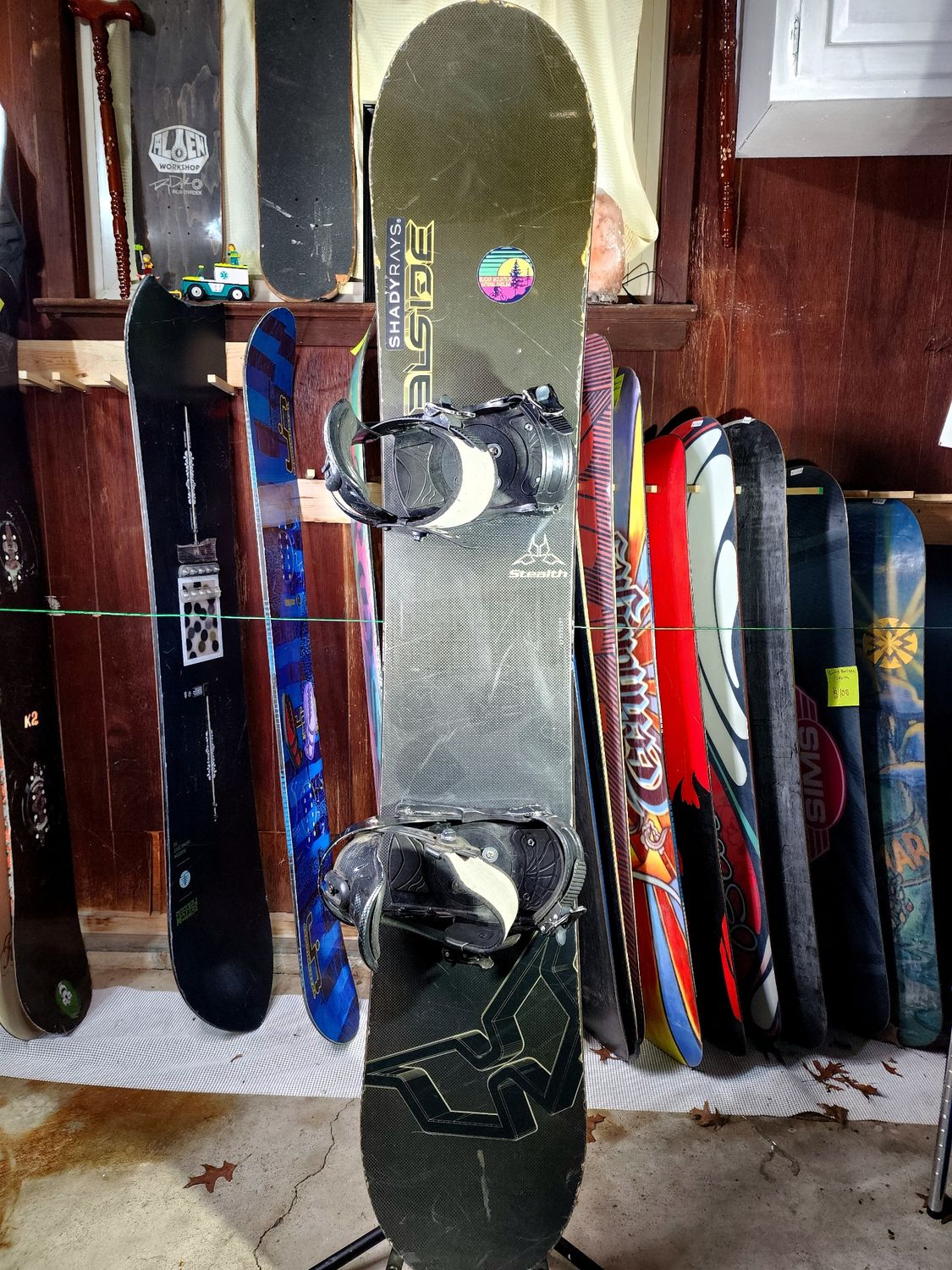 Heelside 160CM Snowboard with Large Bindings