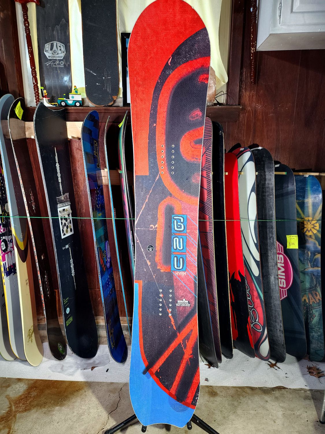 GNU Hyak 163CM Snowboard (flawless)