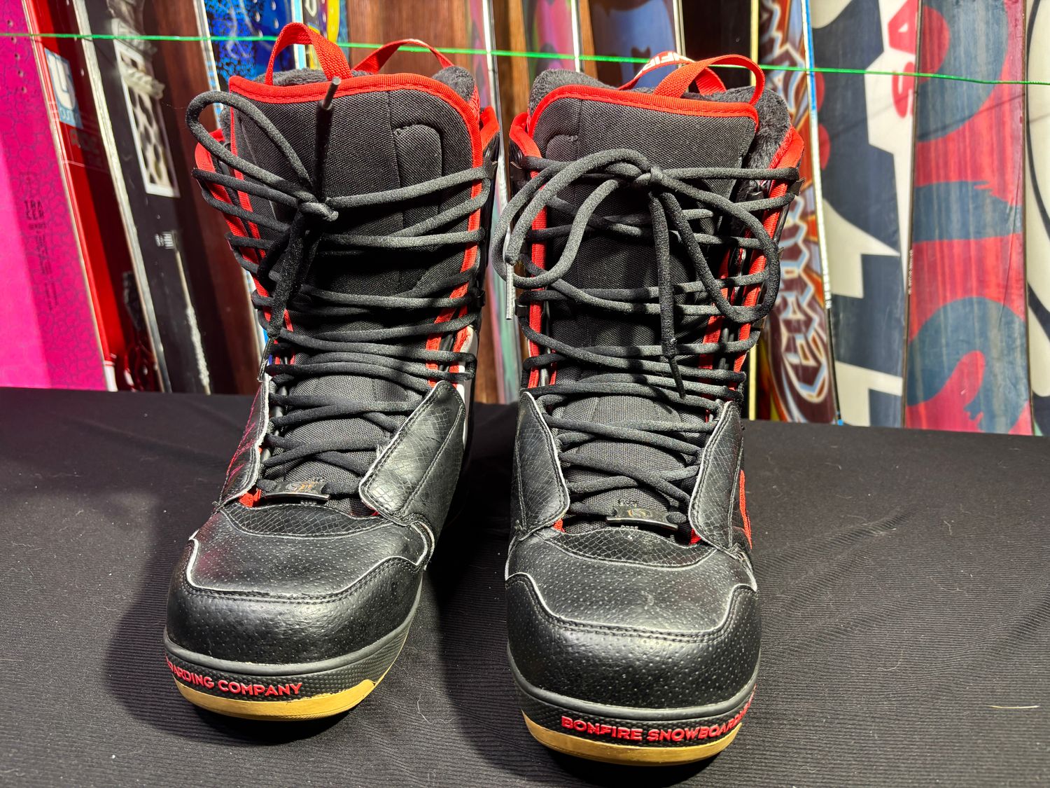 Bonfire Black/Red boots 10.5