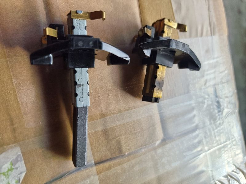 Replacement service: Replacing carbon pins for dog dryers