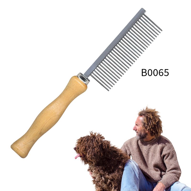 medium-sized wooden comb from IdealDog 17cm