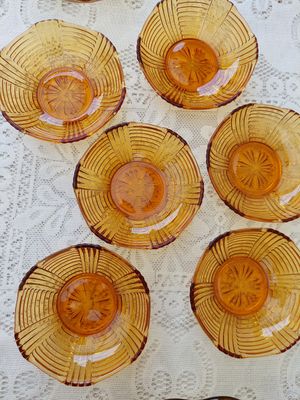 Amberkleurige kommetjes in geslepen glas, set van 6