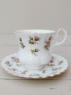 Dameskop met schotel Royal Albert Winsome