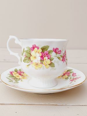 Kop met schotel Queens Wild Flowers