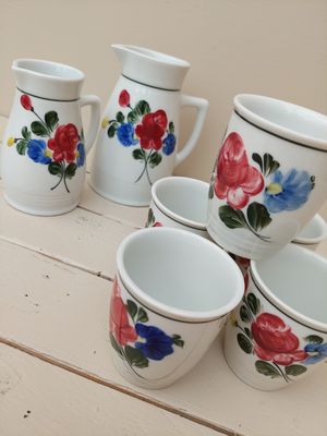 Kannetjes met bekers Lilien Porzellan gebloemd