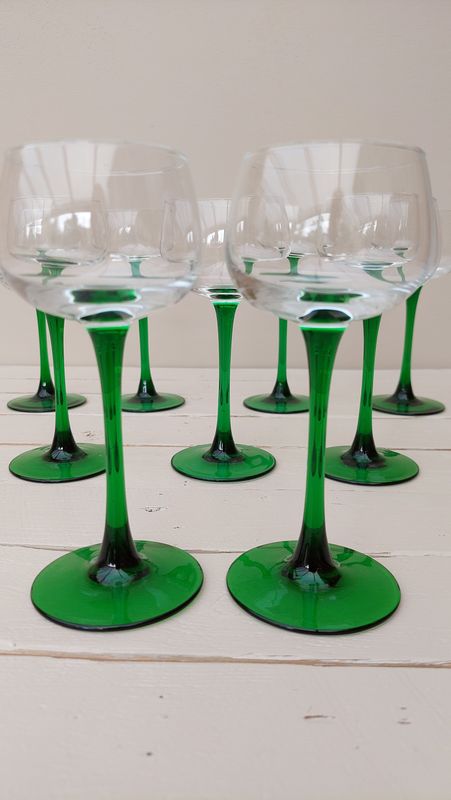 Luminarc wijnglas n op smalle groene voet