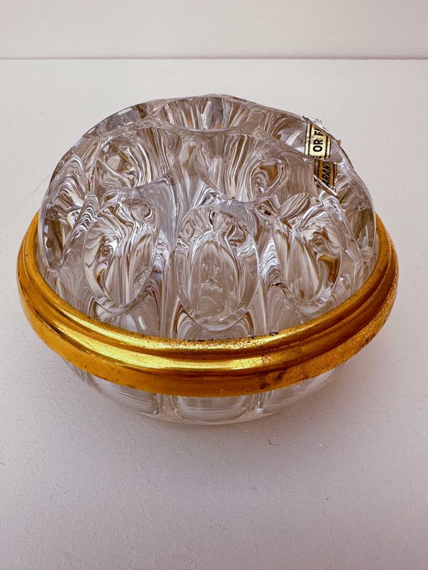 Pique fleur in zwaar glas met vergulde rand