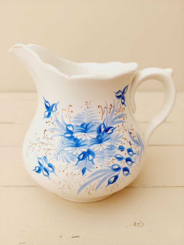 Kannetje wit-blauw Société Céramique Maestricht