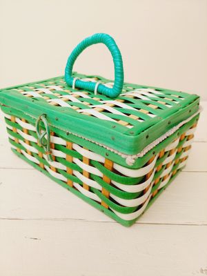 Vintage naaimandje kunststof groen/wit/bruin