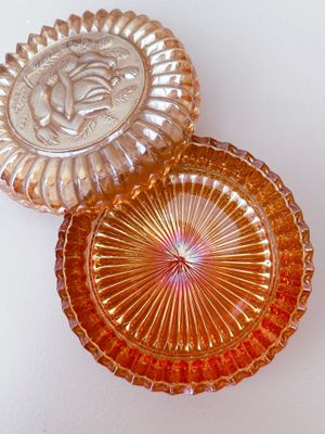 Ronde dekseldoos in iriserend glas