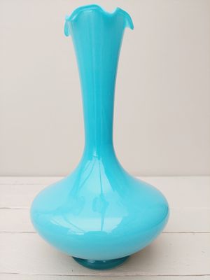 Blauw vaasje opalineglas