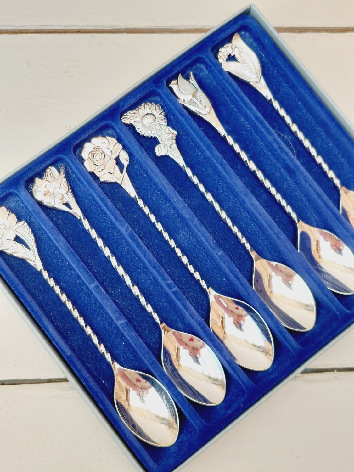 Verzilverde bloemenlepeltjes met swirl steel, set van 6