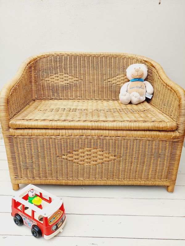 Rotan opbergbankje