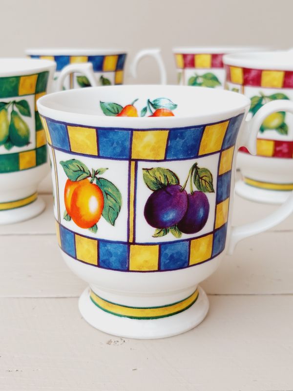 Vintage mokken &#39;Juicy Fruits&#39; van Roy Kirkham, set van 5