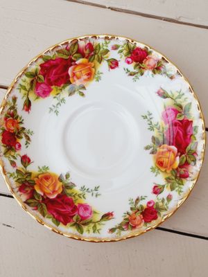 Schotel voor theekop Royal Albert Old Country Roses