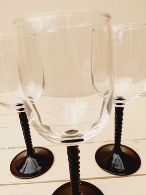 Vintage Arcoroc Luminarc France wijnglazen op zwarte swirl voet, set van 3