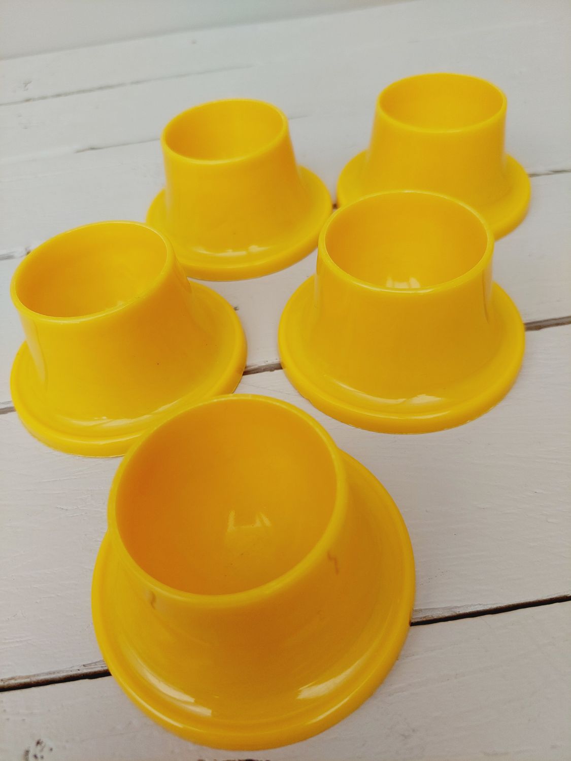 Eierdopjes geel kunststof, set van 5