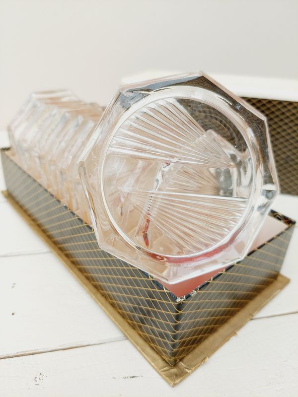 Set van 12 vintage glazen onderzetters in geslepen stijl – art deco – in originele doos