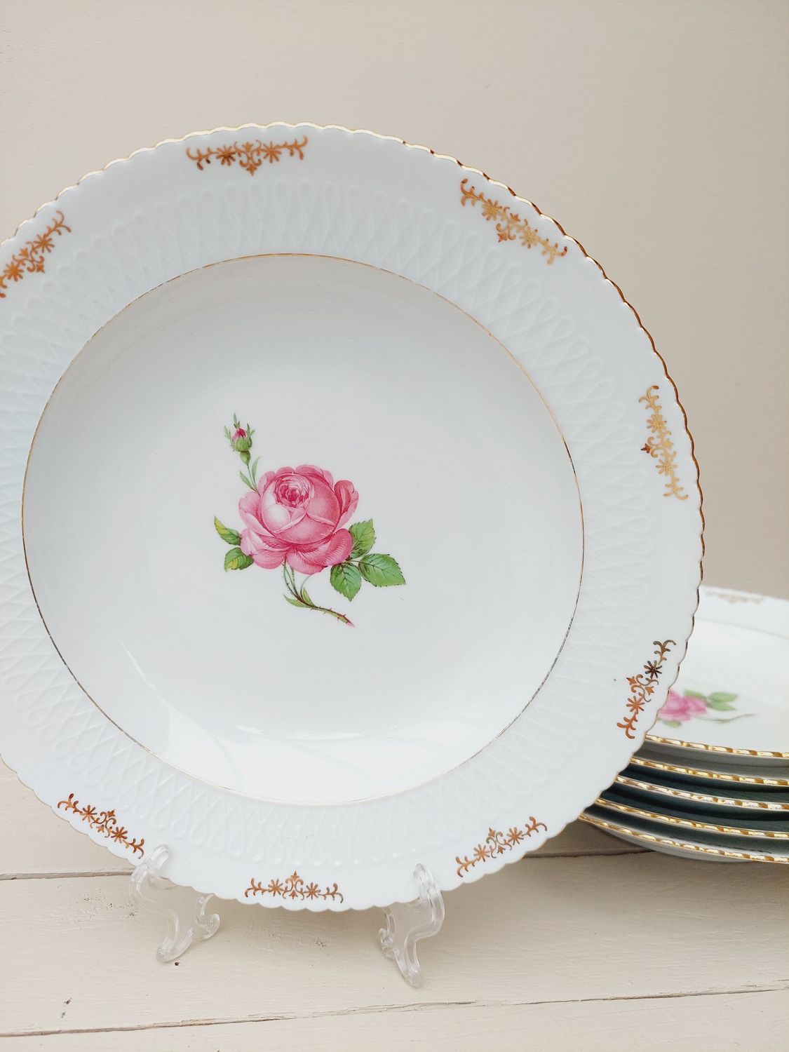 Vintage diep bord Seltmann Weiden Elisabeth – geschulpte rand, pioenroos en goud - 23 cm - set van 6
