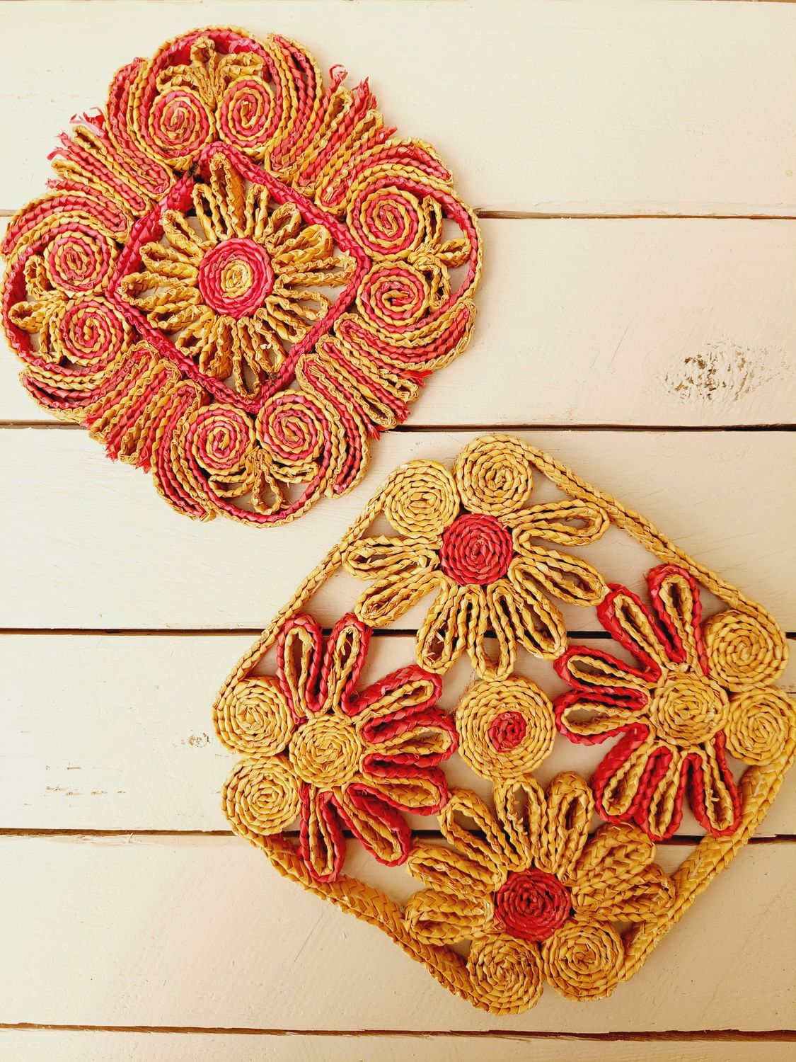 Vintage rieten onderzetter uit de jaren 70/80 voor potten en pannen – retro tafelaccessoire - set van 2