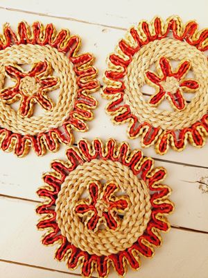 Vintage rieten onderzetter uit de jaren 70/80 voor potten en pannen – retro tafelaccessoire - set van 3