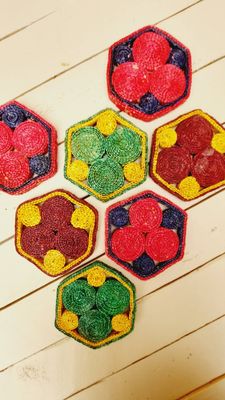 Vintage zeshoekige rieten onderzetters uit de jaren 70/80 voor glazen – retro tafelaccessoire - set van 6