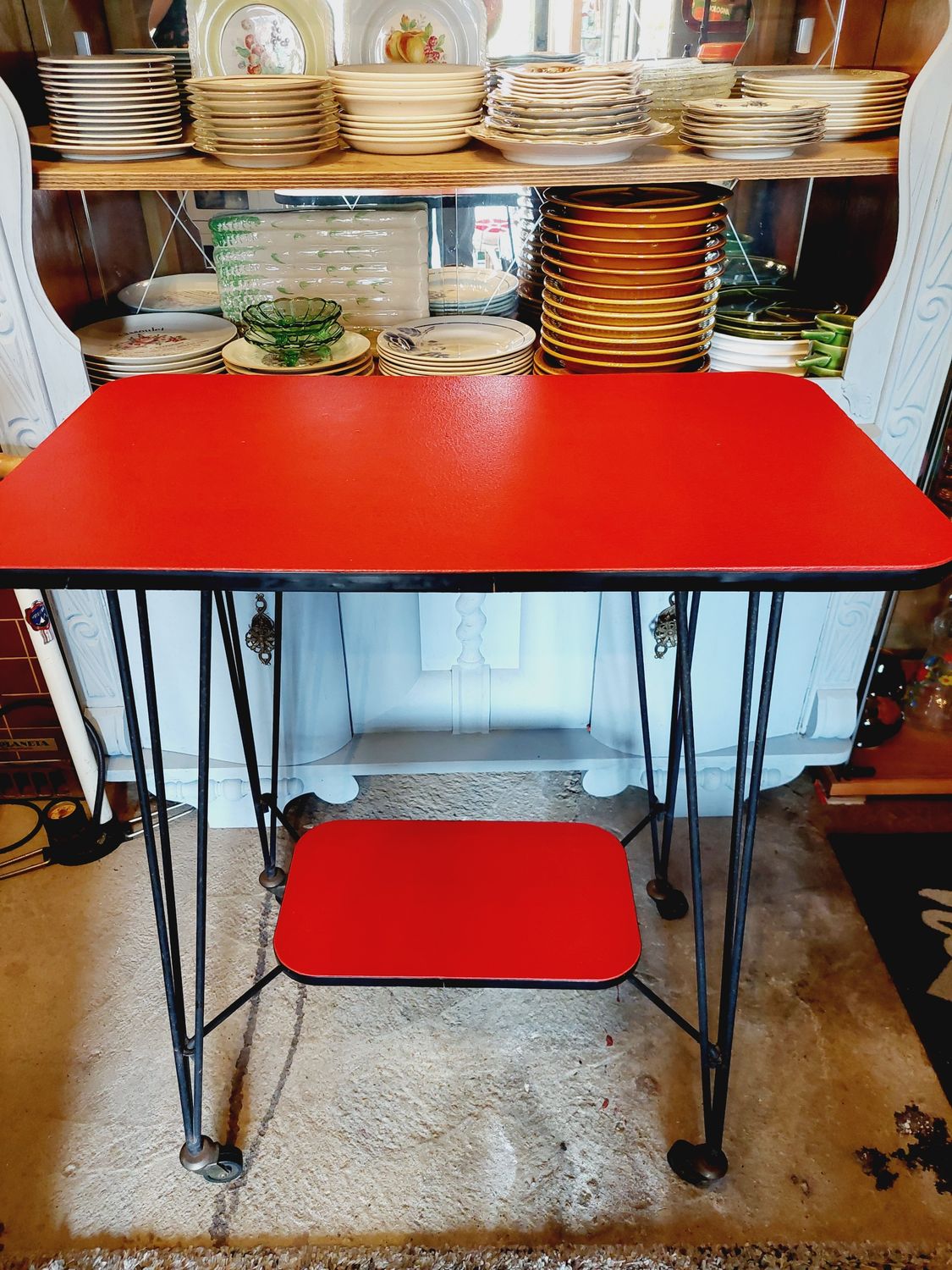 TV roltafel rood-zwart
