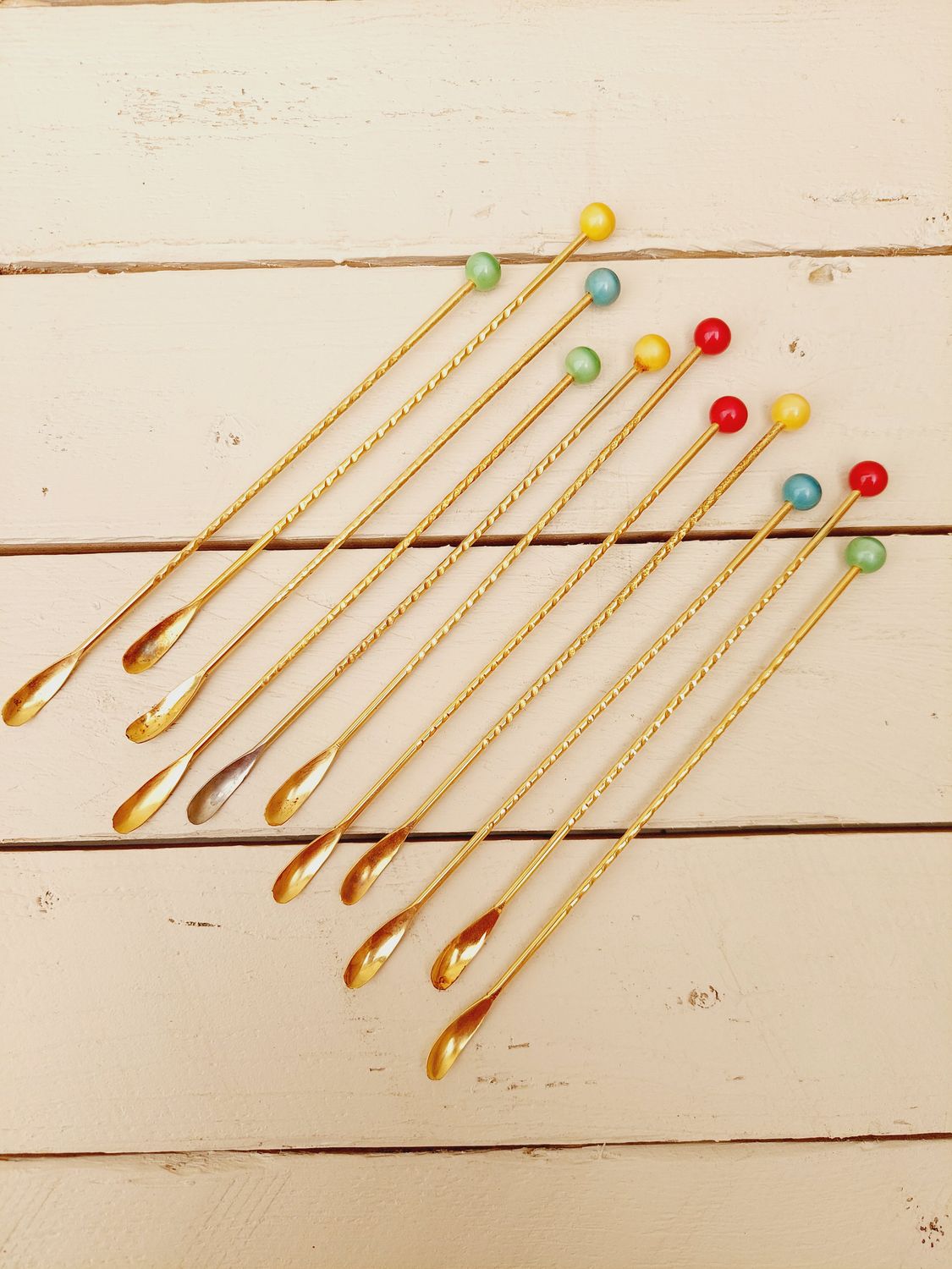 Vergulde vintage cocktaillepels met gekleurd bolletje, set van 11