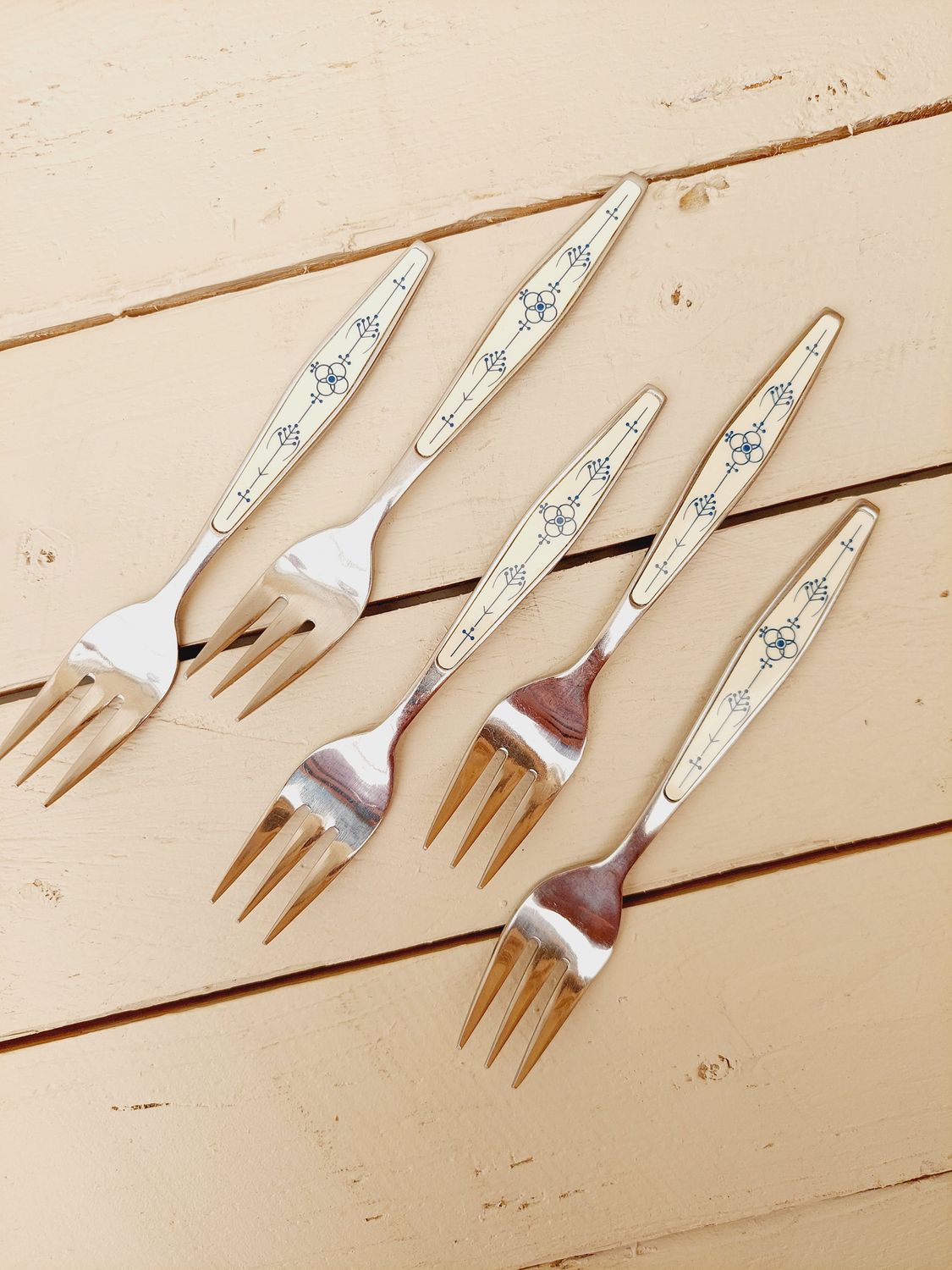 Vintage gebaksvorken met Blauw Saks patroon - HCU merkteken - set van 5