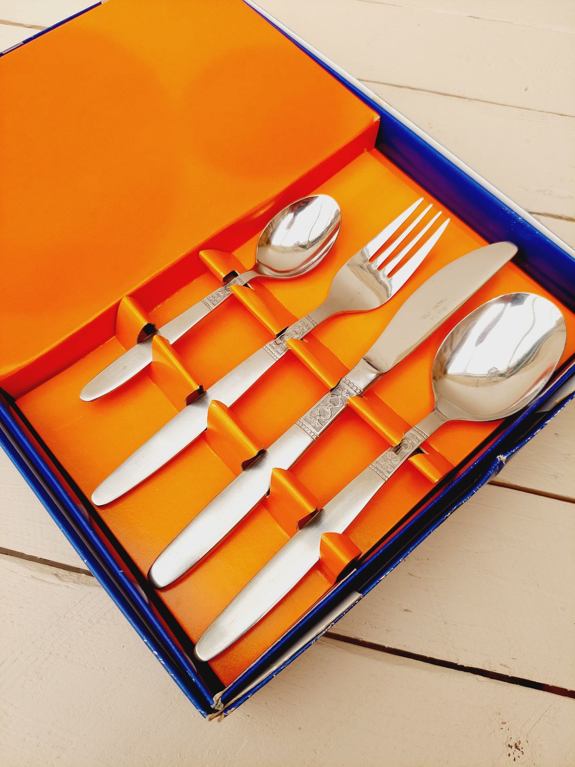 Vintage bestekset voor 6 personen - Gracia - lepeltje, vork, mes, soeplepel - 24-delig, RVS