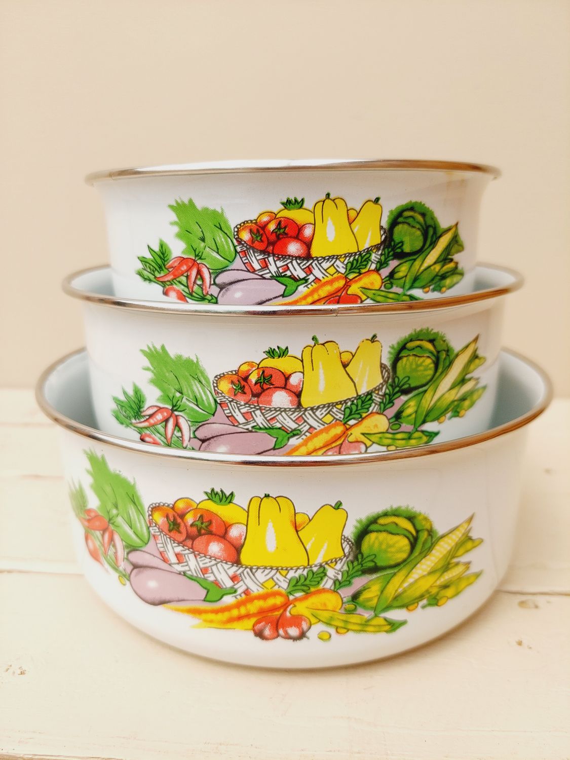 Vintage emaille kommen met groentemotief, set van 3