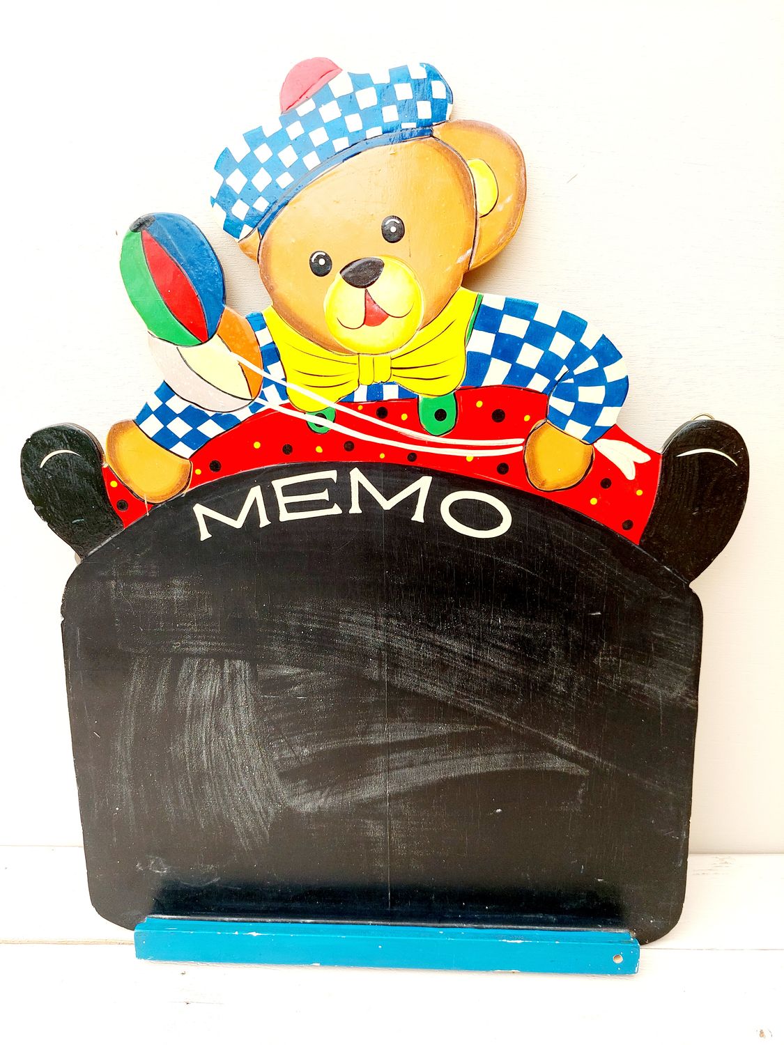 Kinder memobord / krijtbord hout met beer en ballonnen – vintage wanddecoratie