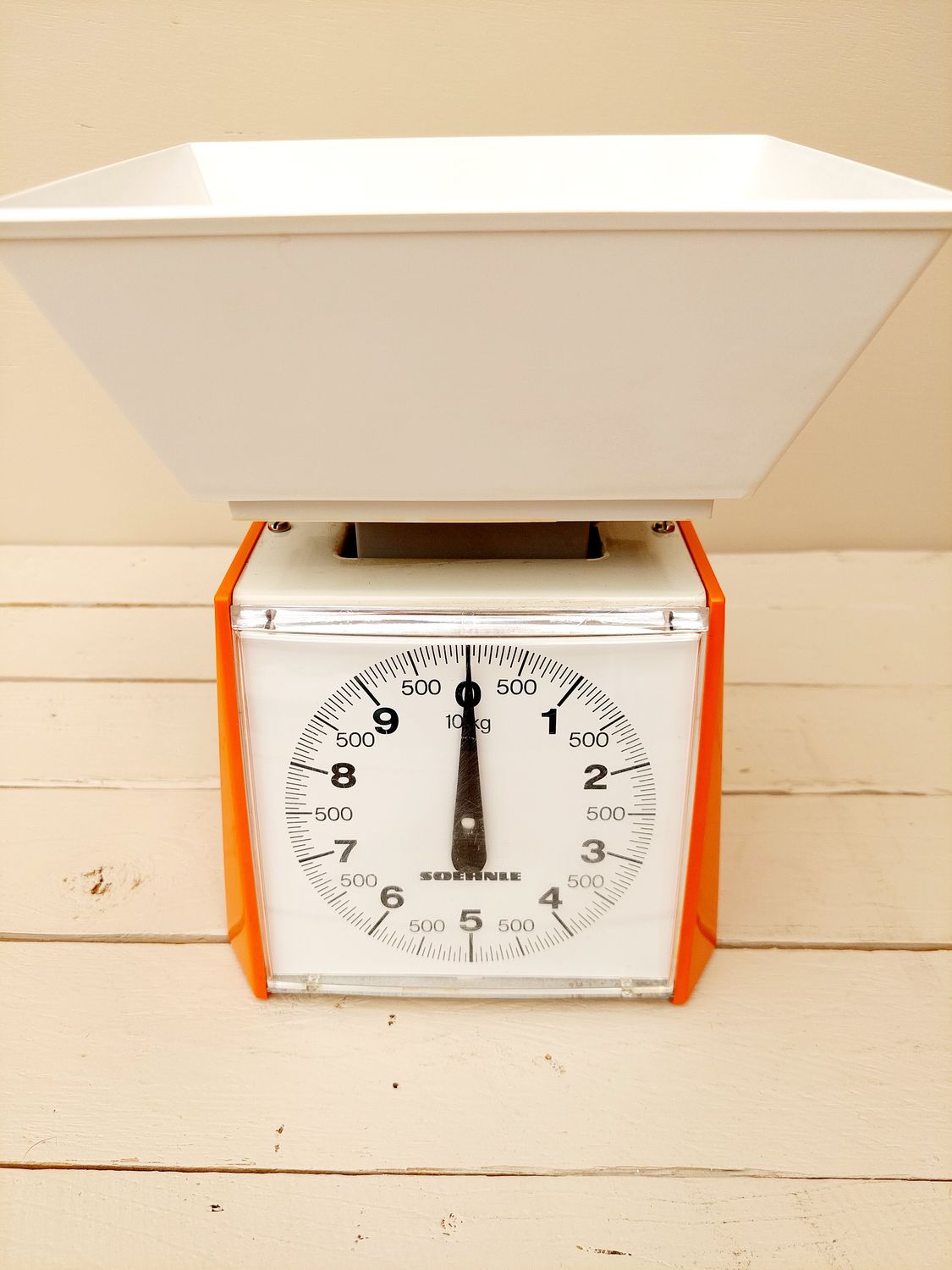 Vintage weegschaal Soehnle oranje-wit, 10 kg