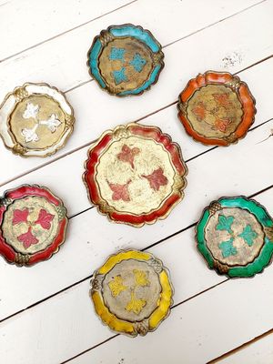 Vintage set van 6 glasonderzetters + flesonderzetter in Florentijnse stijl – hout, Made in Italy