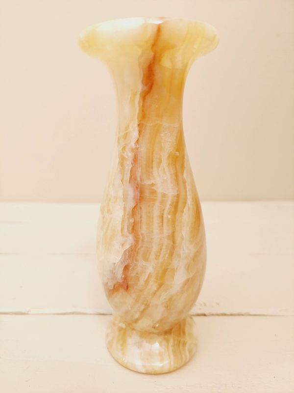 Vaasje in marmer / onyx - slanke vorm
