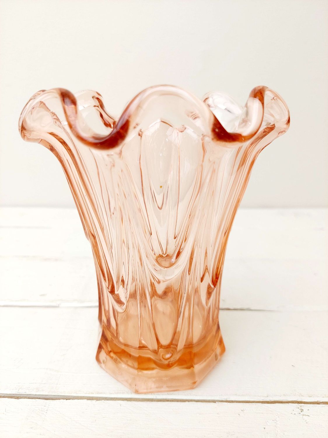 Elegante vaas in roze persglas