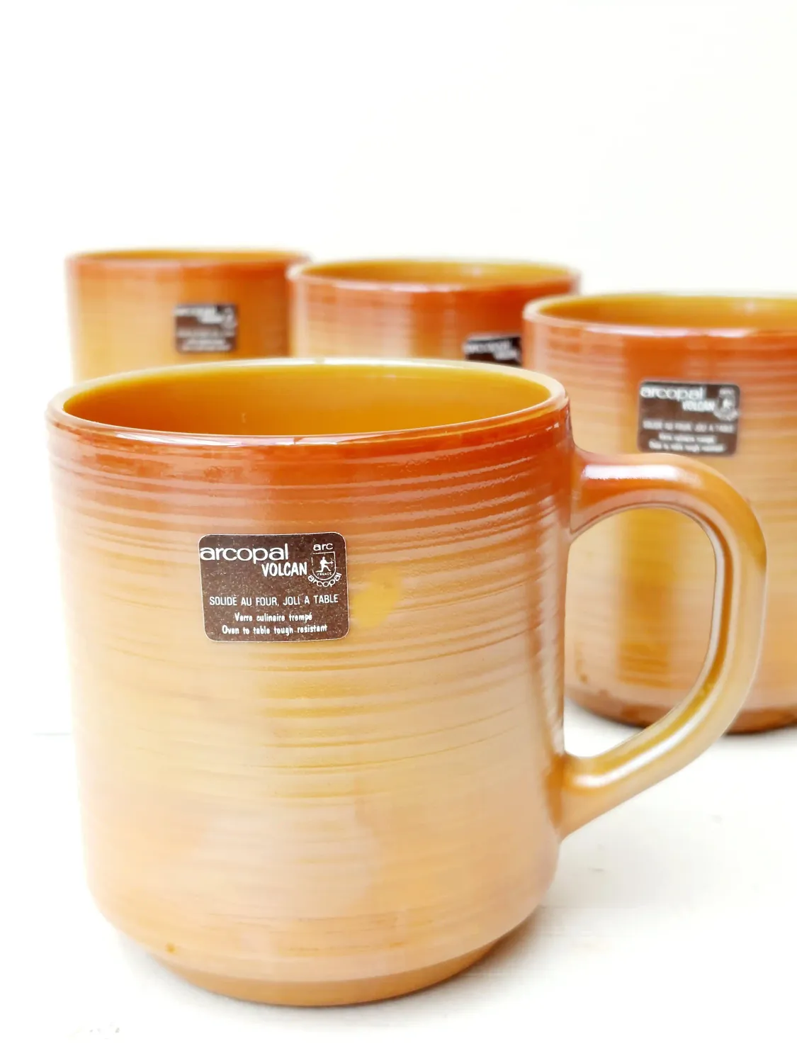 Vintage Arcopal Volcan mok - bruin geribbeld glas