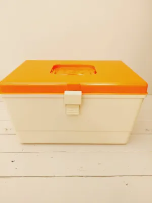 Naaikist kunststof oranje/beige