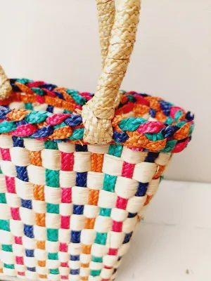 Vintage paasmandje met ruitenmotief