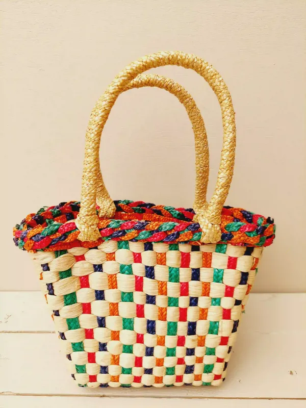 Vintage paasmandje met ruitenmotief