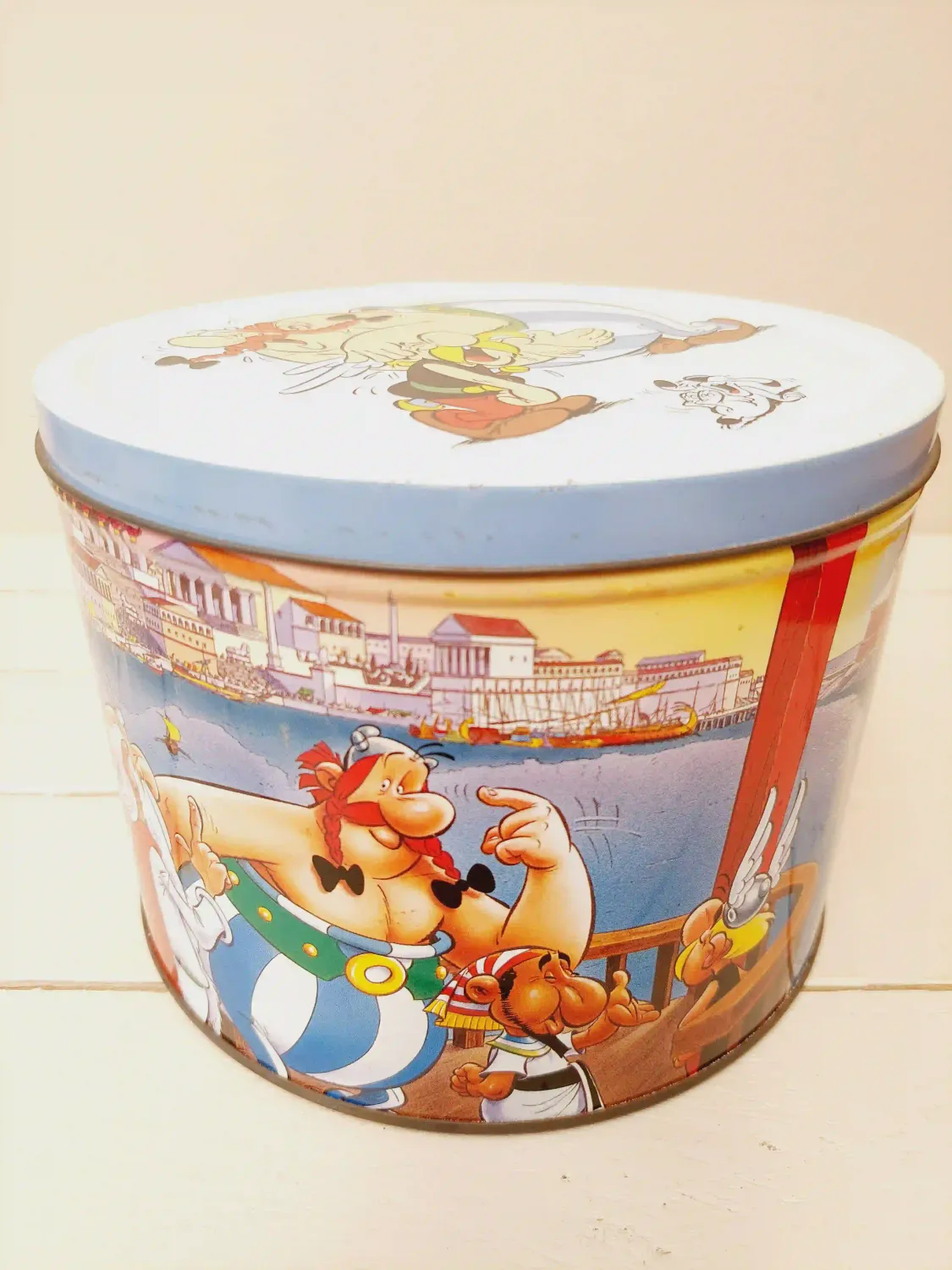 Blik Asterix en Obelix uit 2001 - groot rond kleurrijk blik