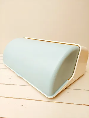 Vintage broodtrommel Curver - lichtblauw deksel en beige bak