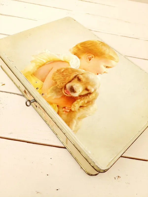 Retro chocoladeblik &#39;Jacques superchocolat&#39; met foto van meisje met puppy