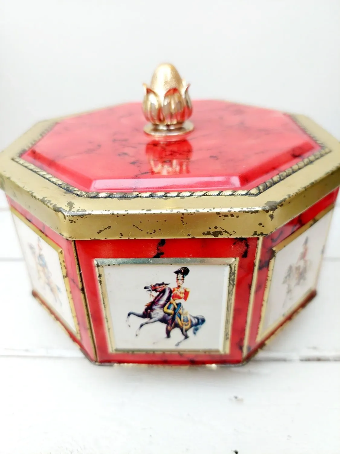 Achthoekig vintage blik - Biscon Imports ltd