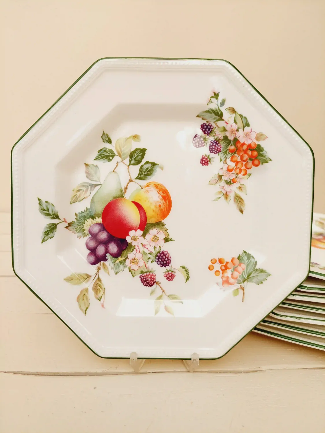 Vintage gebaksborden achthoekig &#39;Fresh fruits&#39;, Johnson Brothers, set van 8