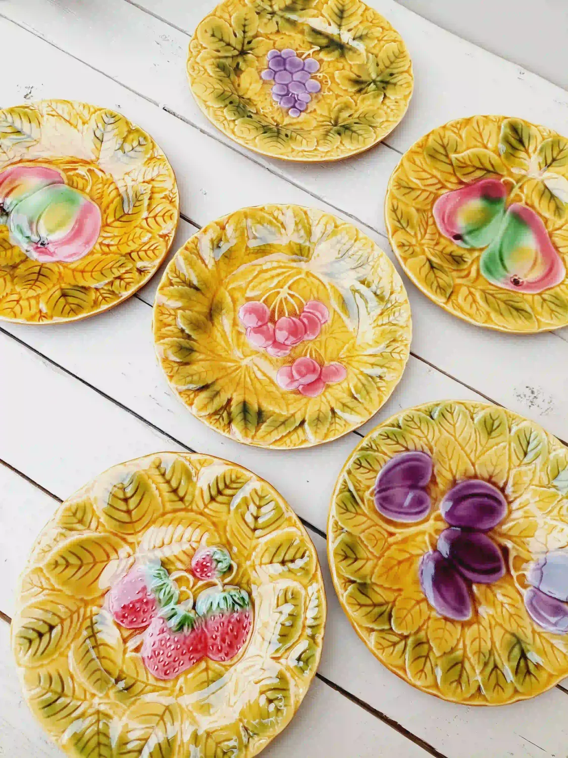 Vintage gebaksborden Sarregueminnes, reliëf van kleurrijk fruit, set van 6