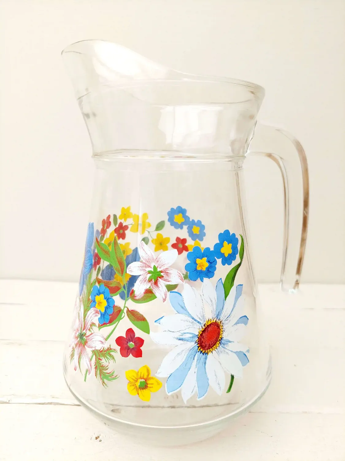 Vintage glazen schenkkan / karaf met verfijnde bloemenmotieven - 1 liter